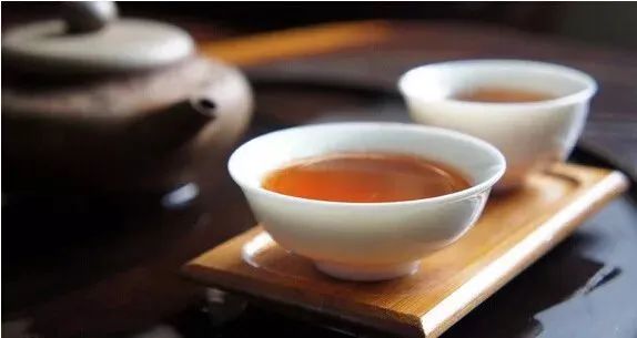 紫砂壶该如何清洗？养壶要用茶叶浸泡吗？