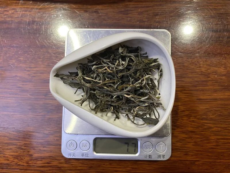 老徐鉴茶：2021布朗山赛班章春茶苦味重，还寡！是产地问题还是原料不行？