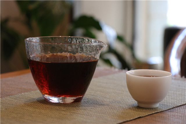 夏天能不能喝熟茶？喝熟茶会不会上火？