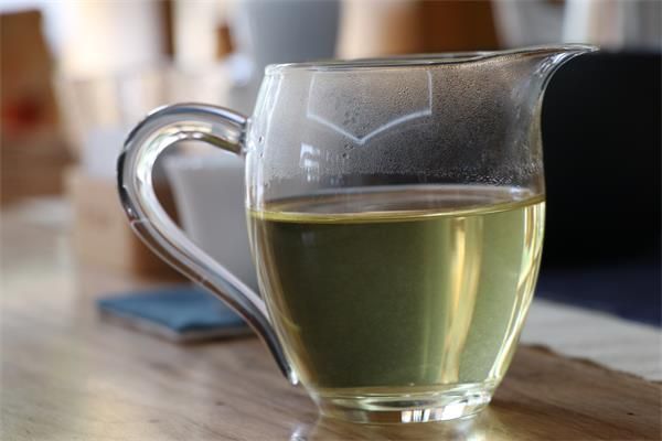手捧一杯茶，总会想到你
