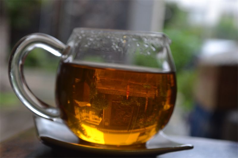 有一些人，他们的生活就是茶