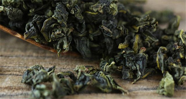 乌龙茶冲泡水温多少度合适