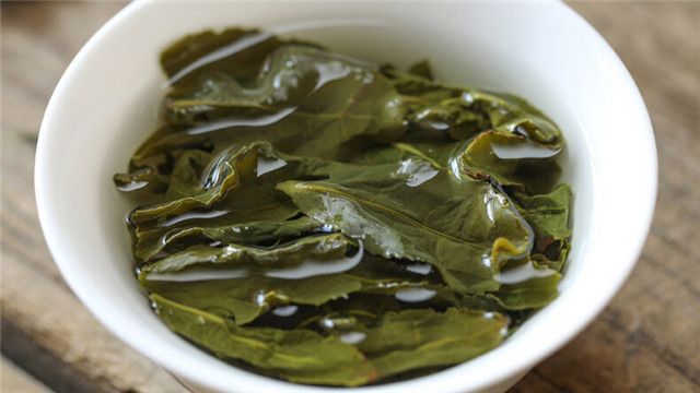 乌龙茶冲泡水温多少度合适