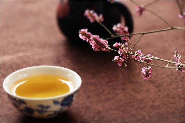 如何品味茶叶的香气
