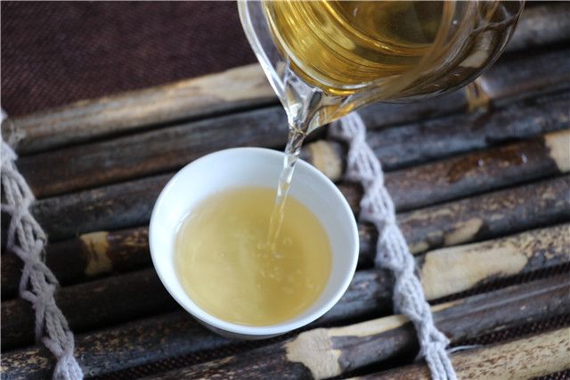 如何品味茶叶的香气
