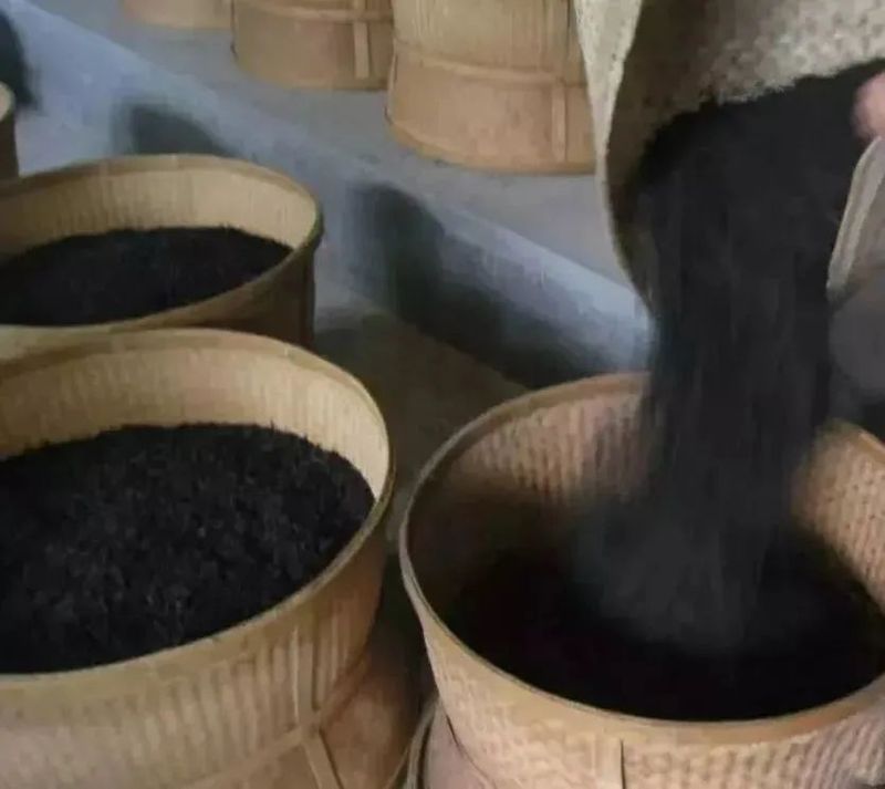 武夷岩茶精湛的传统炭焙工艺