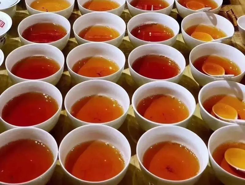 武夷岩茶精湛的传统炭焙工艺