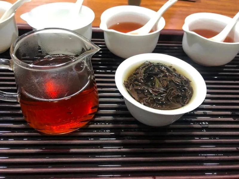 武夷岩茶精湛的传统炭焙工艺