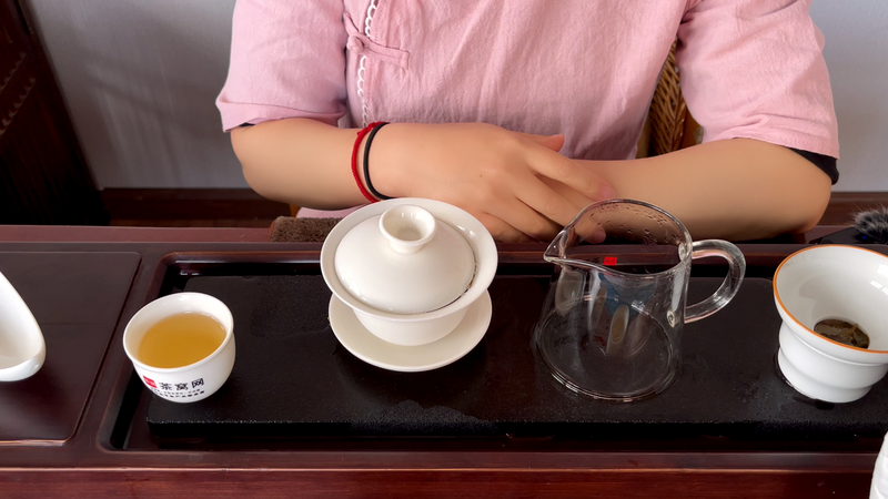 普洱青饼怎么泡，普洱新茶冲泡方法