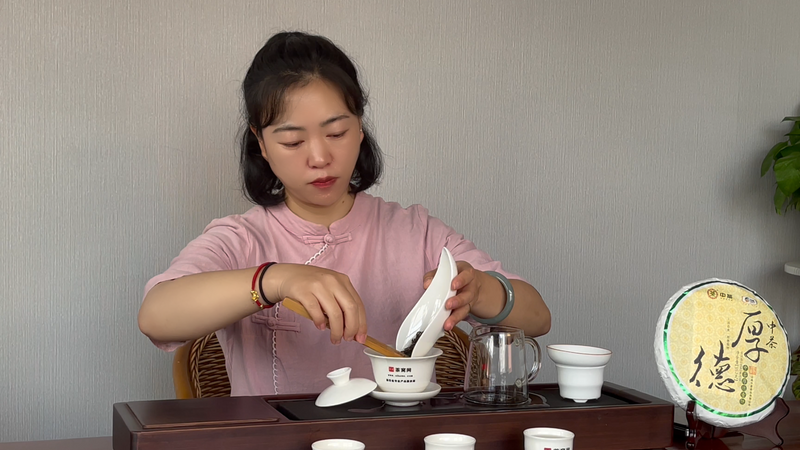 普洱青饼怎么泡，普洱新茶冲泡方法