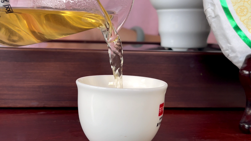 普洱青饼怎么泡，普洱新茶冲泡方法