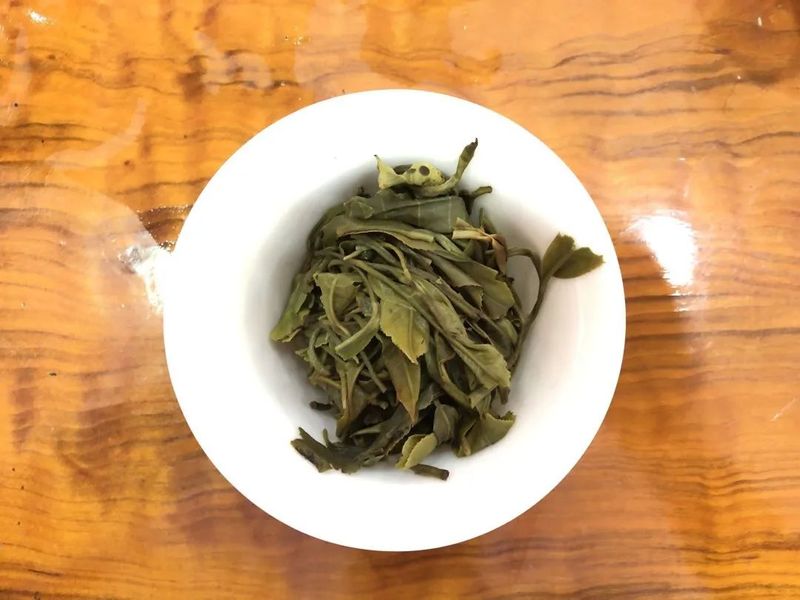 老徐鉴茶：今年的班章春茶喝出了少见的稻草香，这究竟是怎么回事？