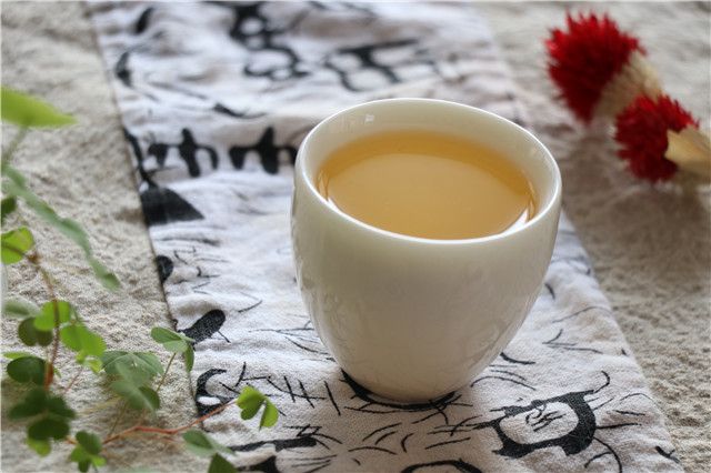 秋季喝茶喝什么茶最好，秋季饮茶的好处