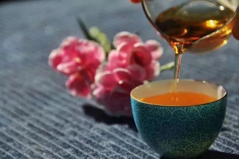 深秋时节为何要多喝乌龙茶？