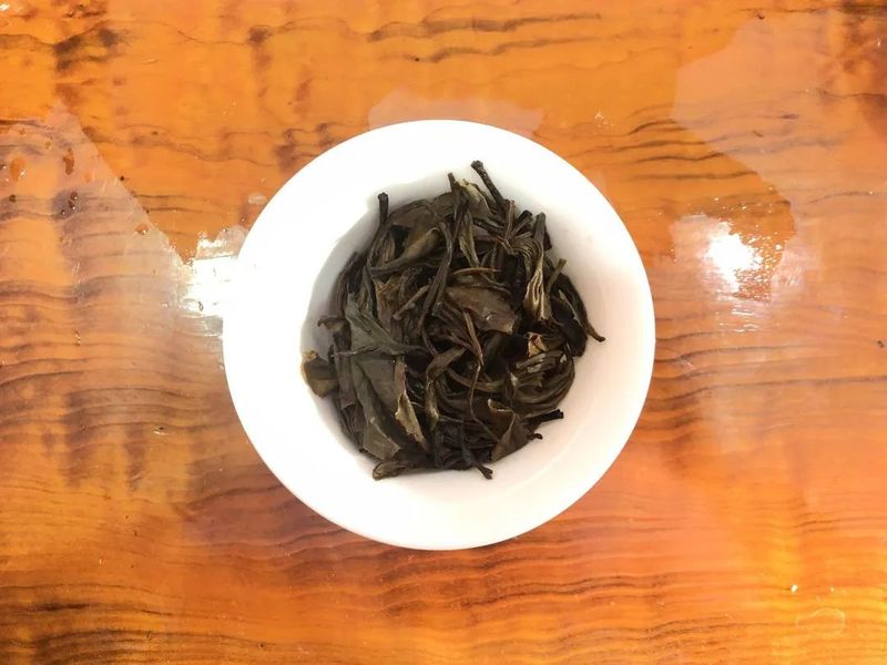 老徐鉴茶：这款2008年的易武茶香气不错，但茶味却偏淡，还偏涩！